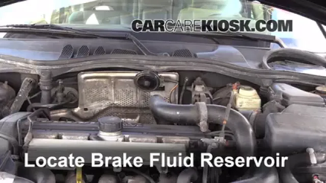 1998 Volvo V70 AWD 2.4L 5 Cyl. Turbo Líquido de frenos Agregar fluido